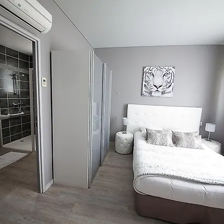 Belle Hotel
