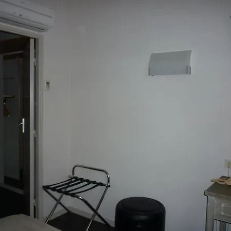 Belle Hotel