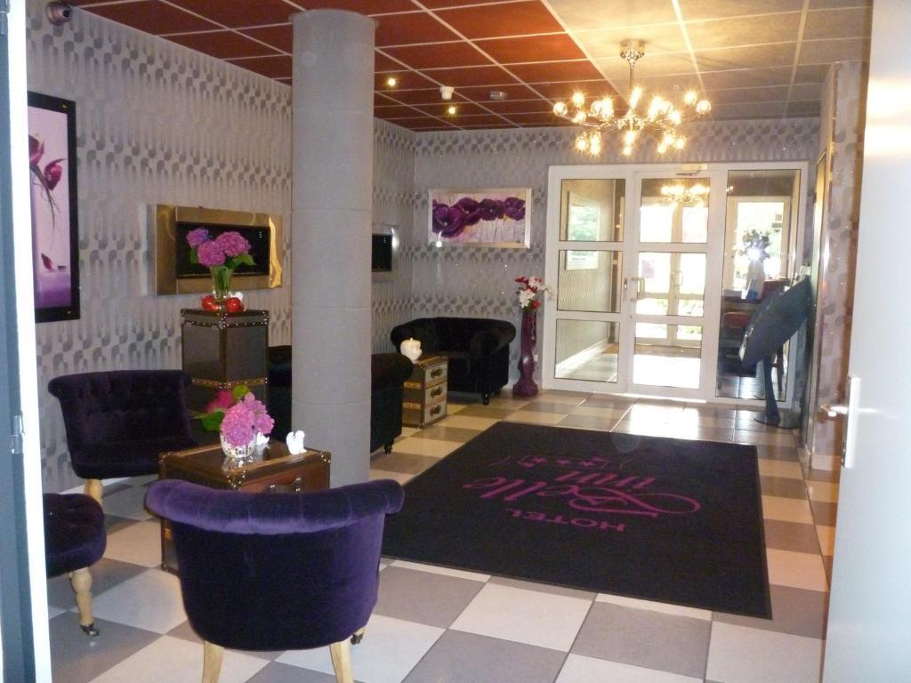 Belle Hotel